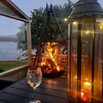 Idyllic Familyhouse By The Sea With Ponorama View Holiday home Tromso