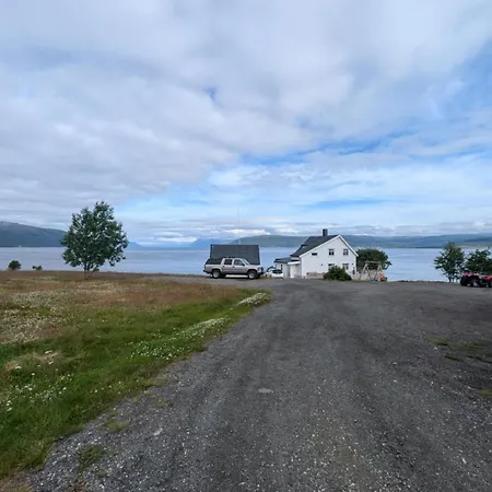 Idyllic Familyhouse By The Sea With Ponorama View *