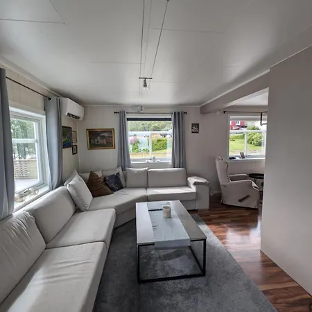 Casa de Férias Idyllic Familyhouse By The Sea With Ponorama View Tromsø