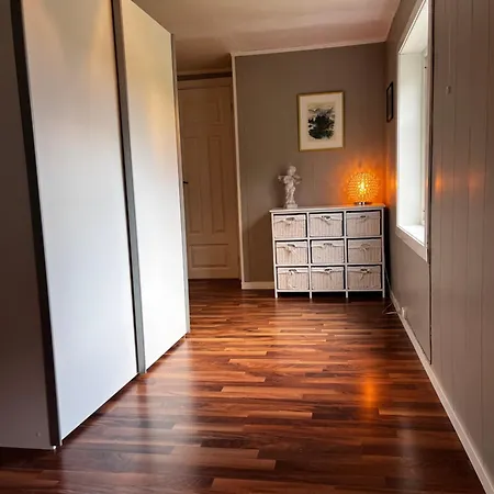 Сasa de vacaciones Idyllic Familyhouse By The Sea With Ponorama View