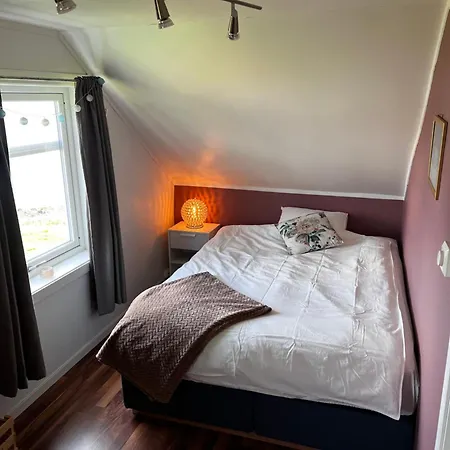 Idyllic Familyhouse By The Sea With Ponorama View * Tromsø