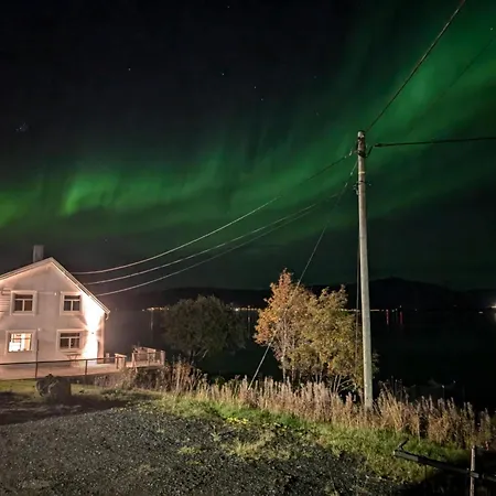 Idyllic Familyhouse By The Sea With Ponorama View Tromsø