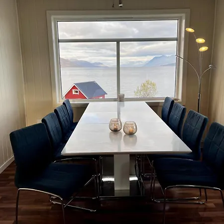 Idyllic Familyhouse By The Sea With Ponorama View Сasa de vacaciones *