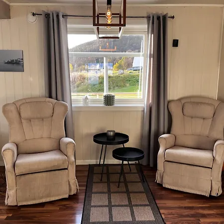 Сasa de vacaciones Idyllic Familyhouse By The Sea With Ponorama View Tromsø