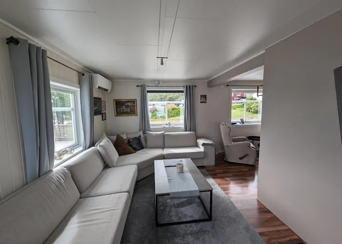 Prázdninový dům Idyllic Familyhouse By The Sea With Ponorama View Tromsø
